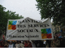 Un collectif d'assistants sociaux scolaires dans l'action dans le 94