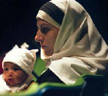 Une assistante sociale de la ville de Paris, voilée, refuserait de serrer la main aux hommes. Une assistante sociale de la ville de Paris, voilée, refuserait de serrer la main aux hommes.