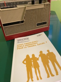 Photo d'un numéro de la Revue Française de service social par @ISABIDOR sur Twitter Photo d'un numéro de la Revue Française de service social par @ISABIDOR sur Twitter